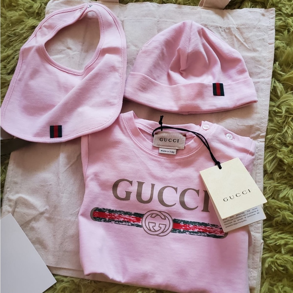 Worn once Gucci Onesie set Pink
